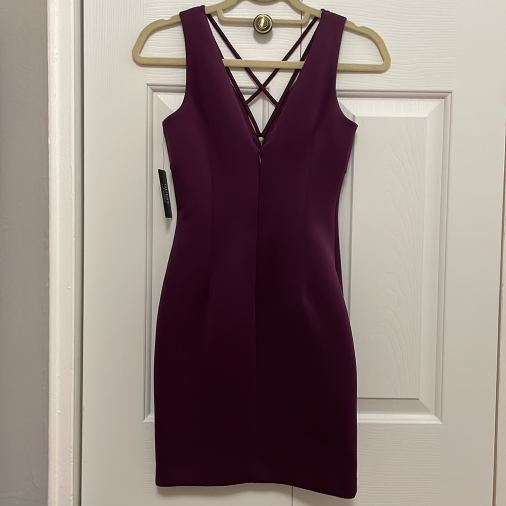 NWT Guess Bodycon Criss-Cross Dress in Plum - Picture 3 of 5
